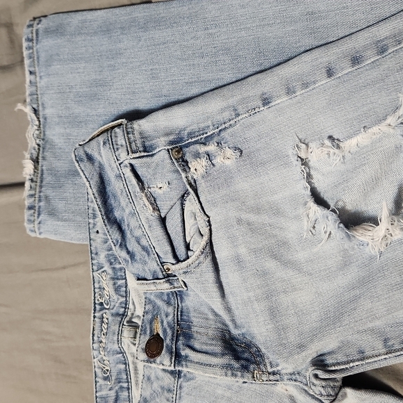 AMERICAN eagle distressed relax fit jeans sz. 2 - Picture 3 of 5